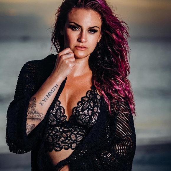 Meet your Posher, Kayla - Picture 3 of 5